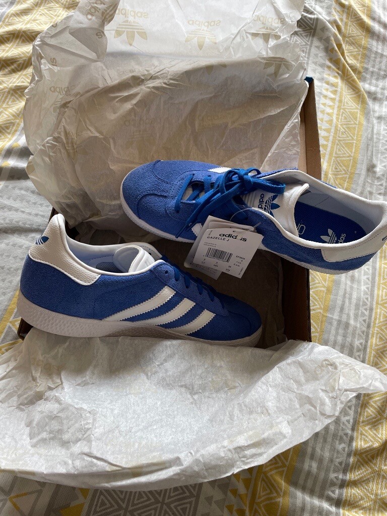 Blue gazelle junior trainers (brand new 